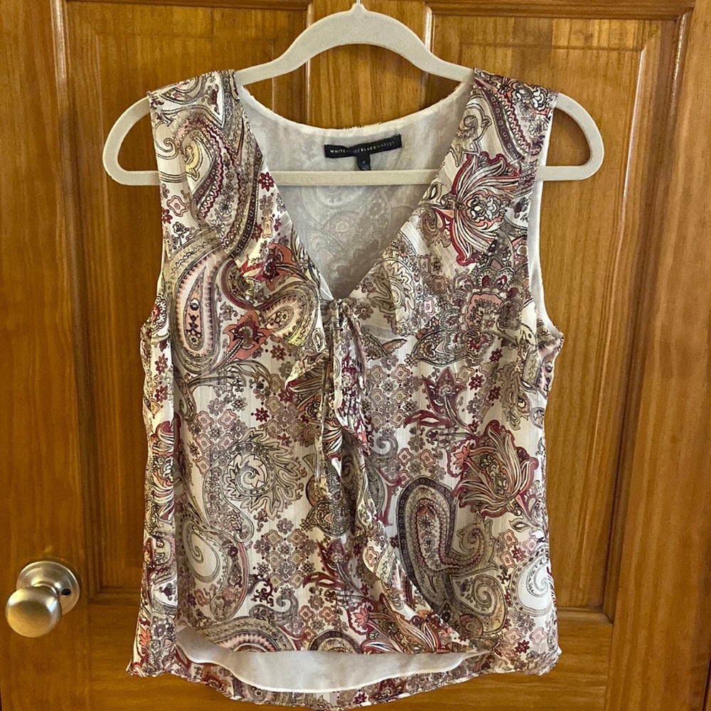 White House Black Market T-shirt blouse